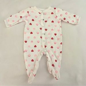 ⭐️4/$10 Carter’s Candy Heart Footies